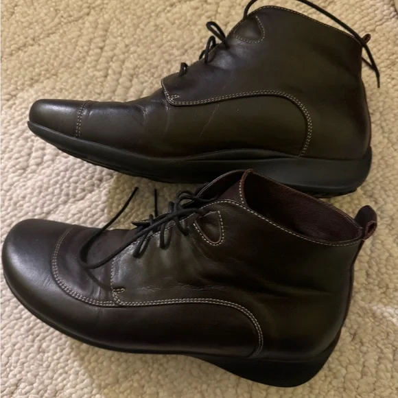 WOLKY Brown Leather Ladies Boots - Picture 3 of 13